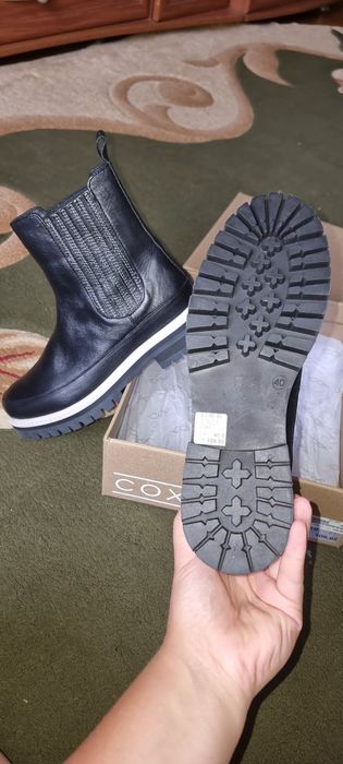 Стильні ,шкіряні ботінки COX 40р