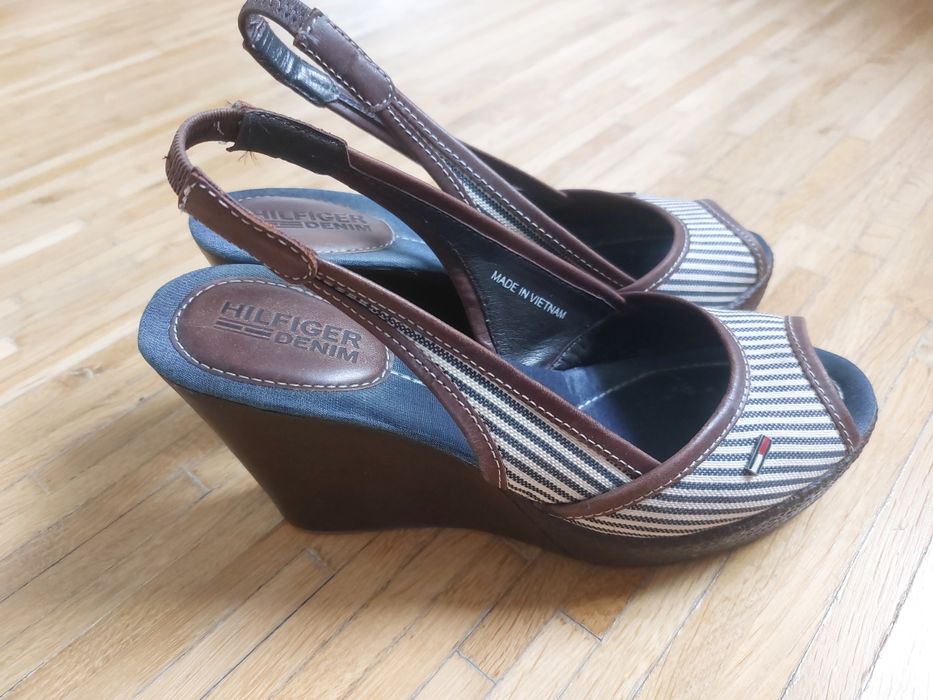 Buty na obcasie Tommy Hilfiger