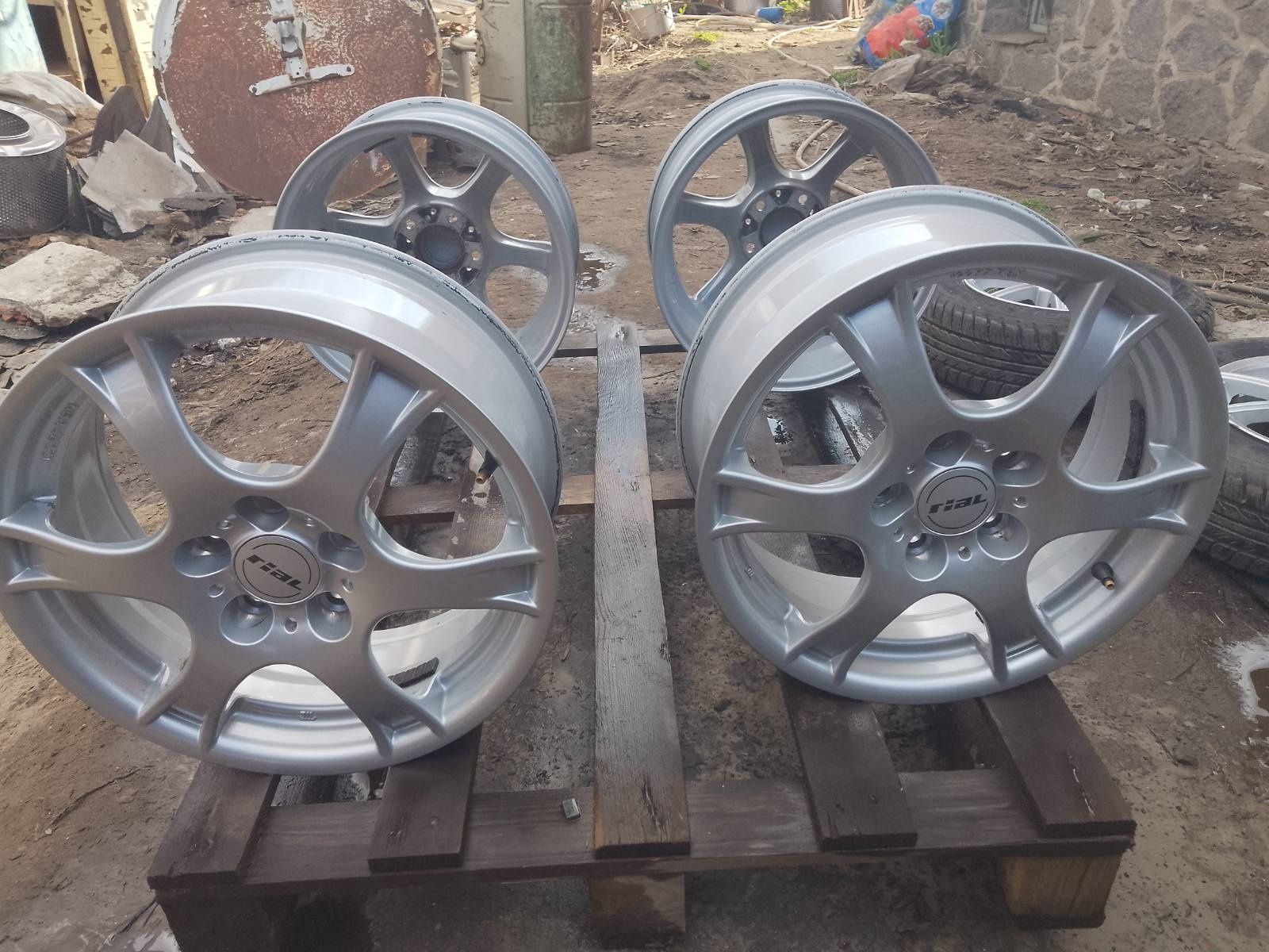 Диски R16/5×114.3/6.5J/ET38 та ЕТ45/DIA 70.4mm ;два комплекти, з ЄС