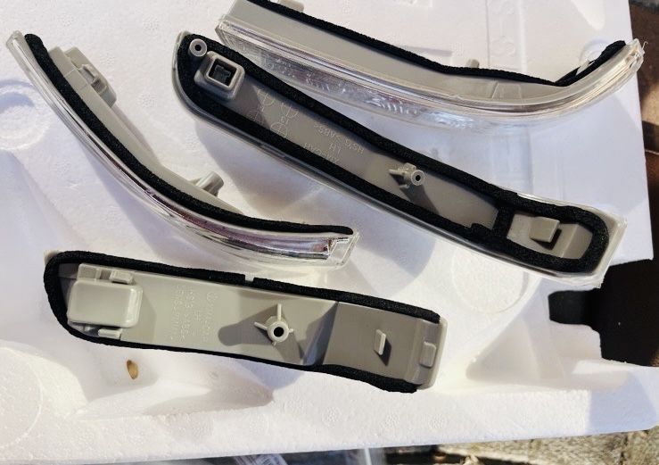 інші мото Поворотник в дзеркало Kia Sorento мото