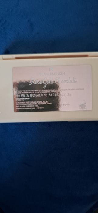 Paletka Revolution.  Użyta raz.