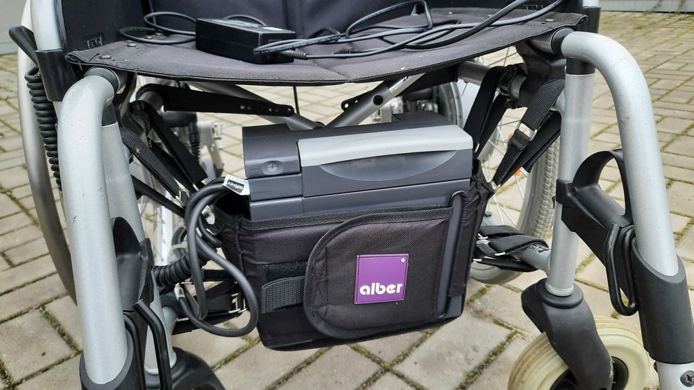 Wózek inwalidzki E-fix 25 lekki z napędem wypinany aku składany