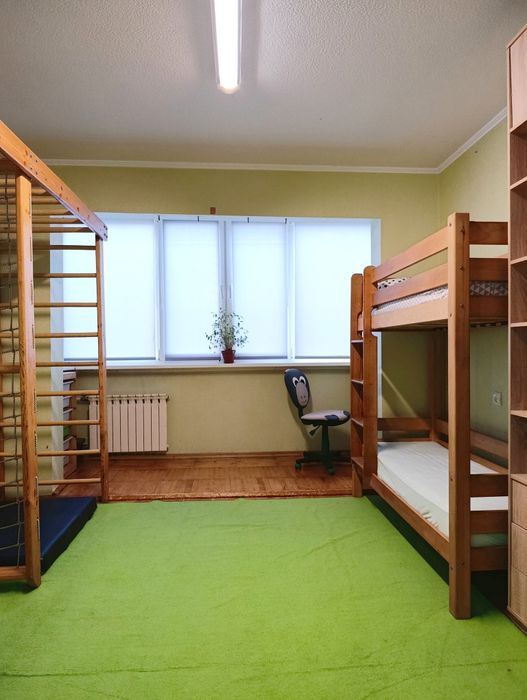 4 квартира, поруч Сильпо, правий берег.