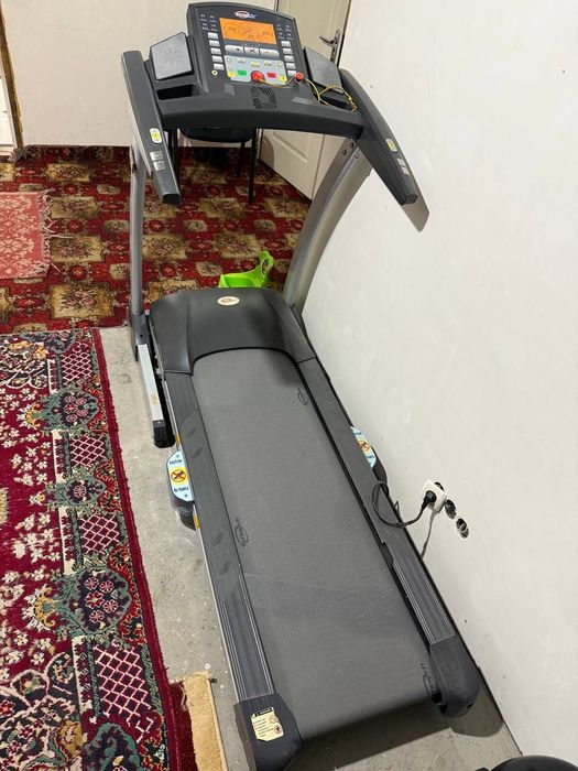 Продам професійну бігову доріжку