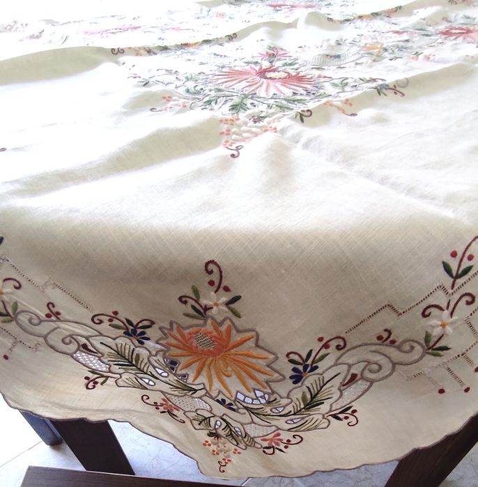 Toalha bordada da Sicília