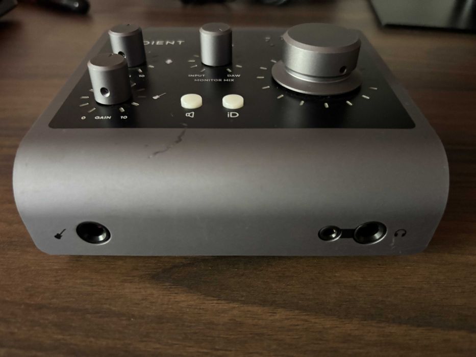 Interface Áudio USB-C Audient iD4 MKII – Profissional e Compacta