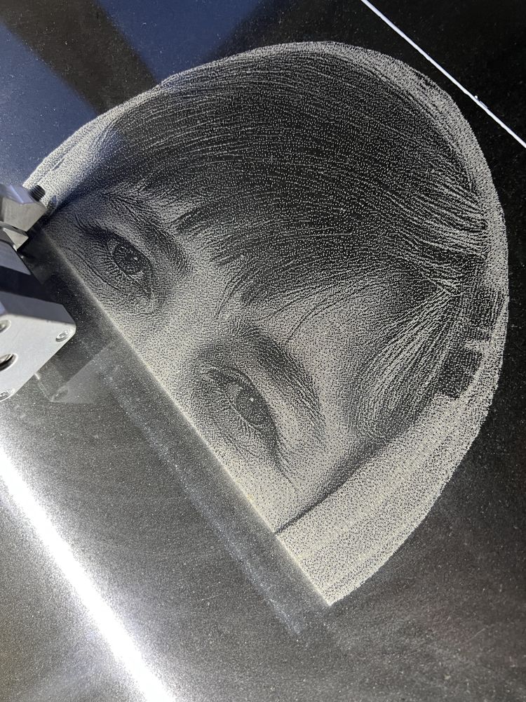 гравірувальний станок по камню StonePrinter