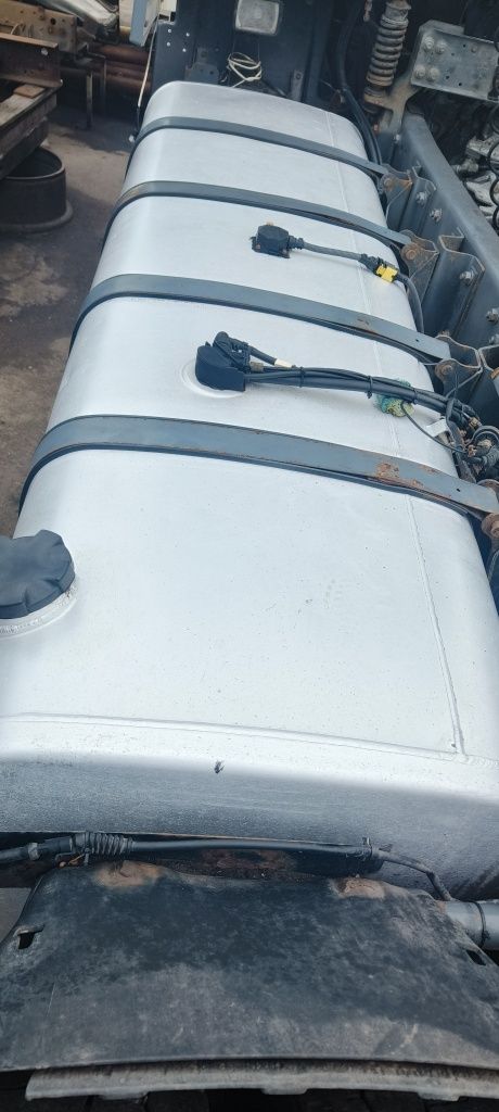 Бак даф 1000 л розмір 70см*70см*224 см