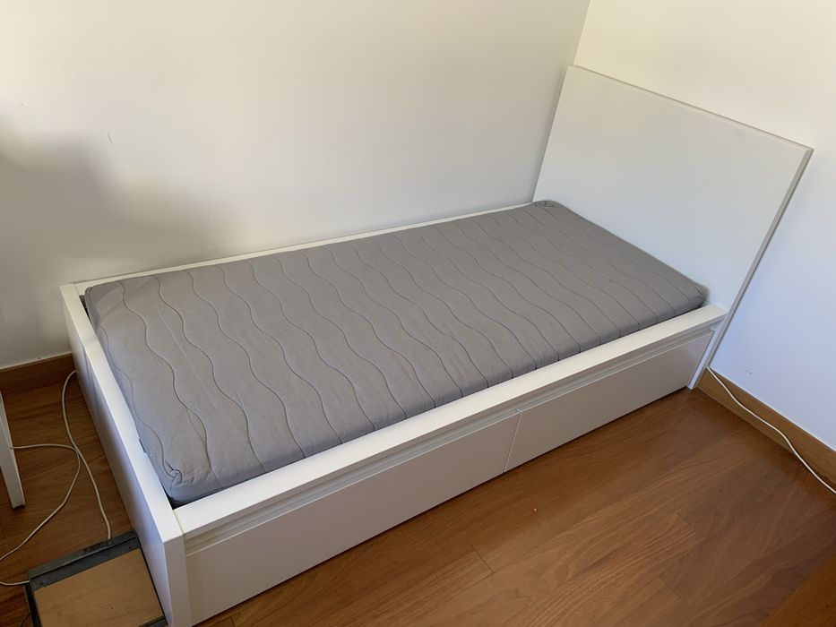 Cama + colchão IKEA / cama Malm + colchão Sultan