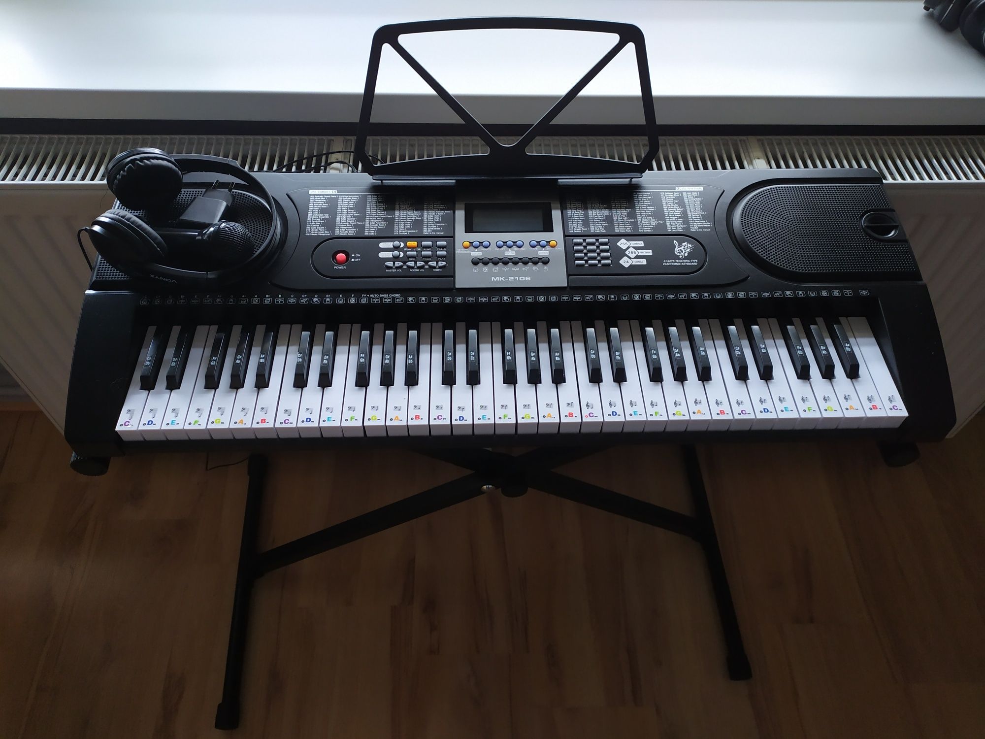 Keyboard że statywem