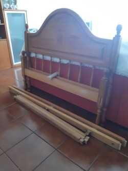 Cama de Casal em Pinho Restaurada e Estrado