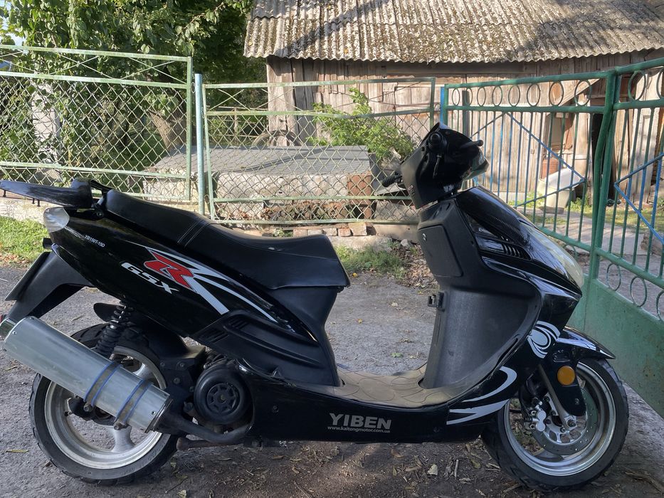 Продам скутер 150 кубів на документах