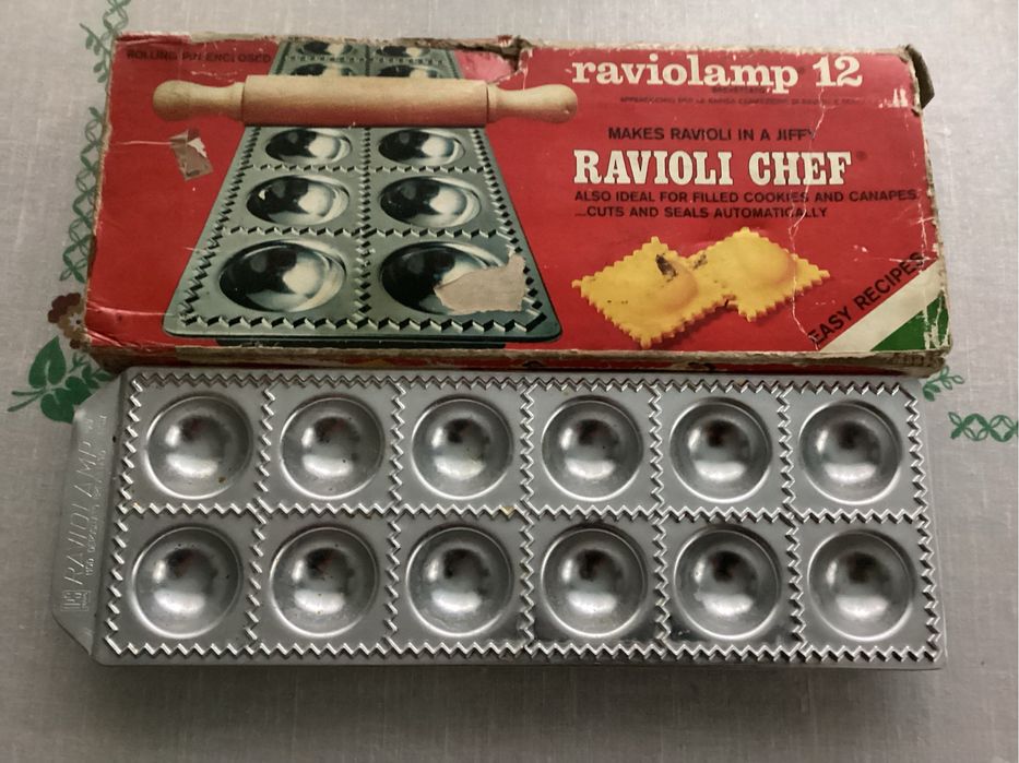 Продам форму для равиоли