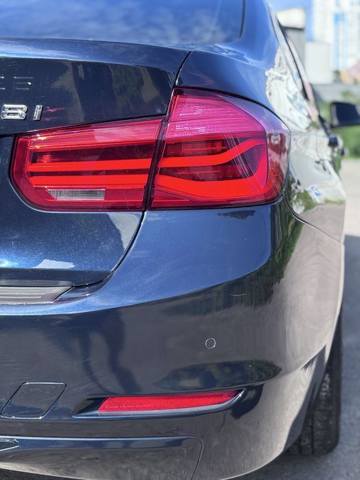 Продам BMW  F30 v328 Xdrive
