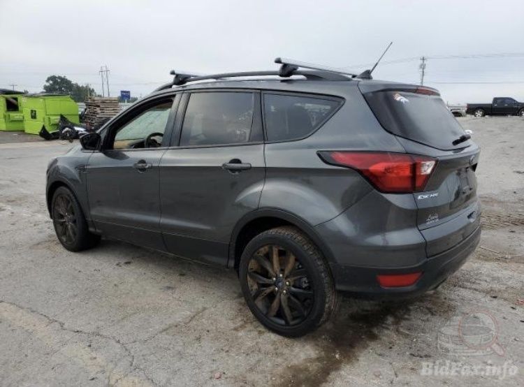 Розбирають на запчастини Ford Escape Kuga Розборка