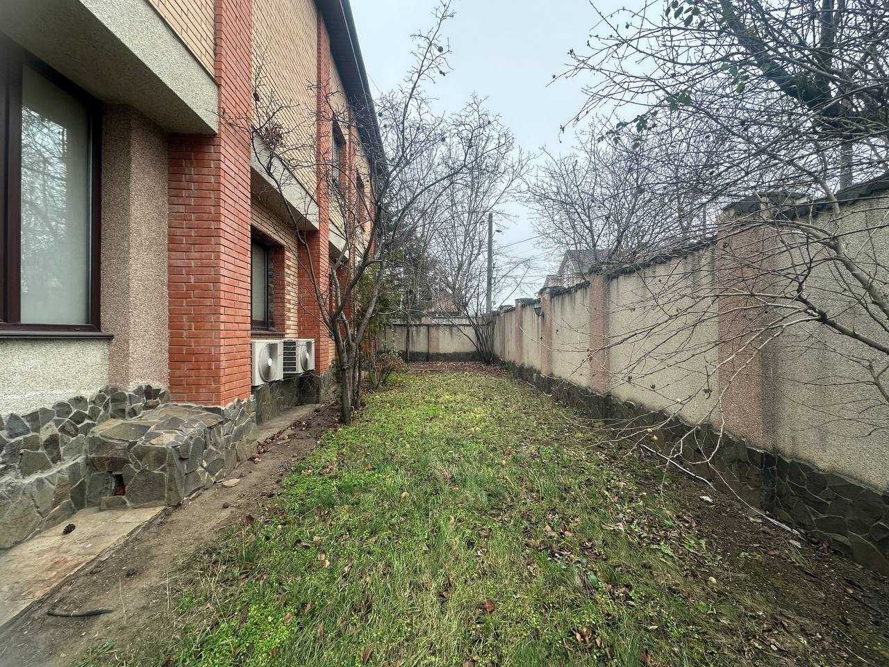 Продам дом два этажа 293 кв.м 5,5 соток Капитана Кузнецова