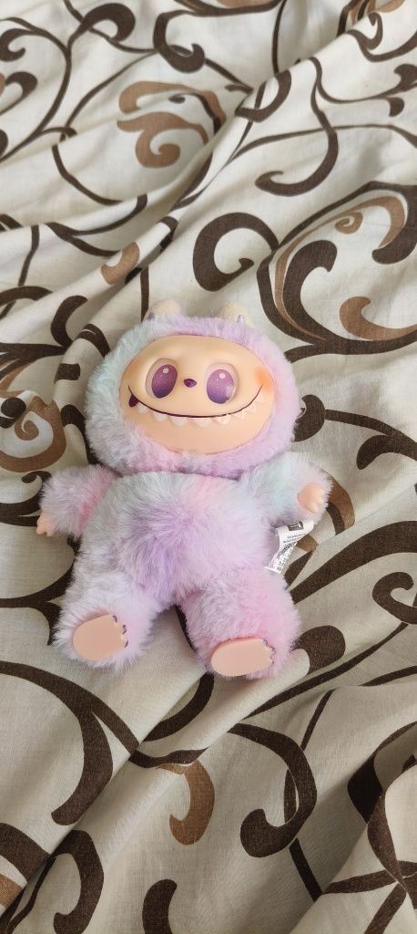Продам ЛАБУБУ игрушку