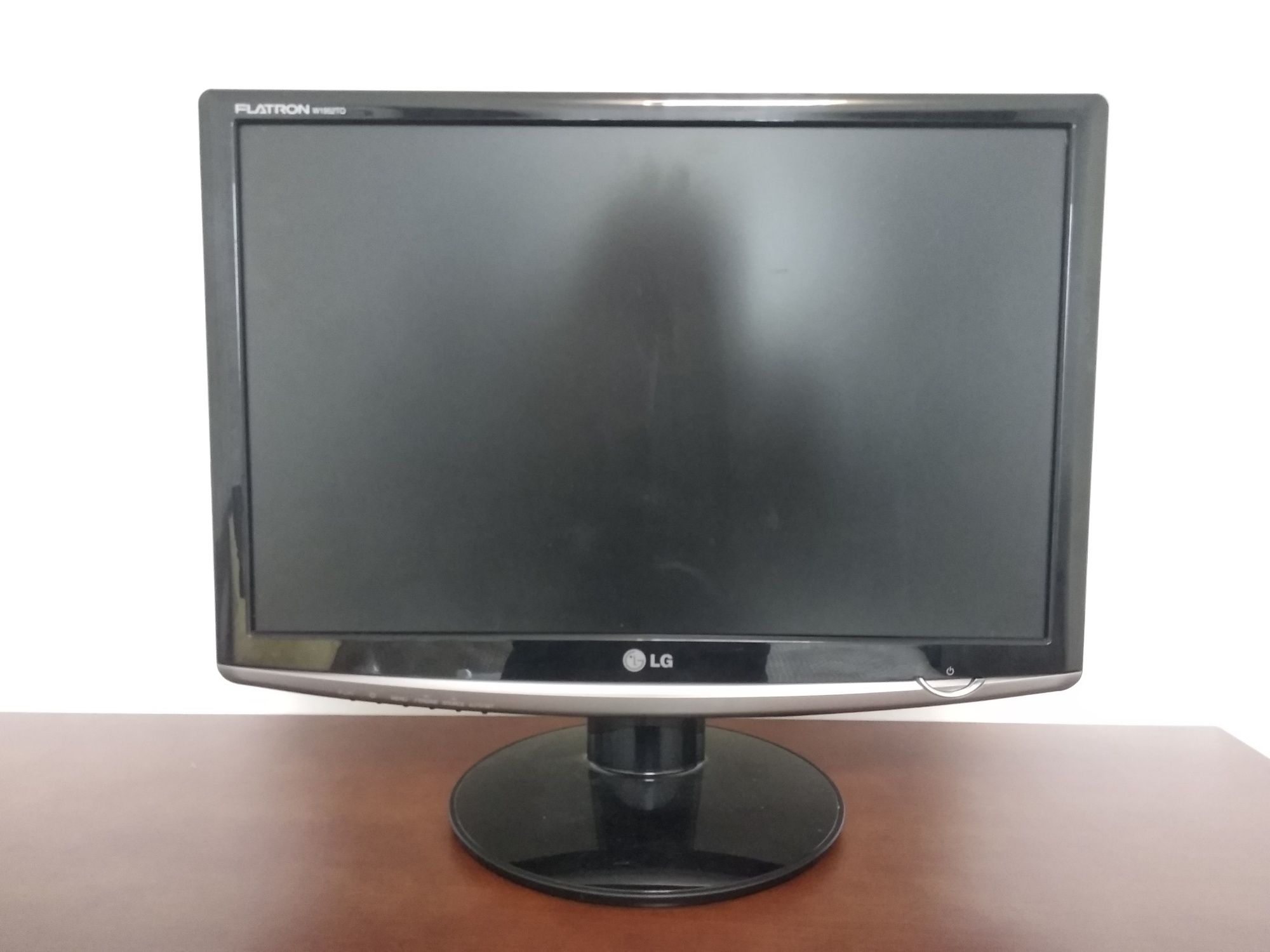 Продам робочий монітор Lg flatron w1952tq