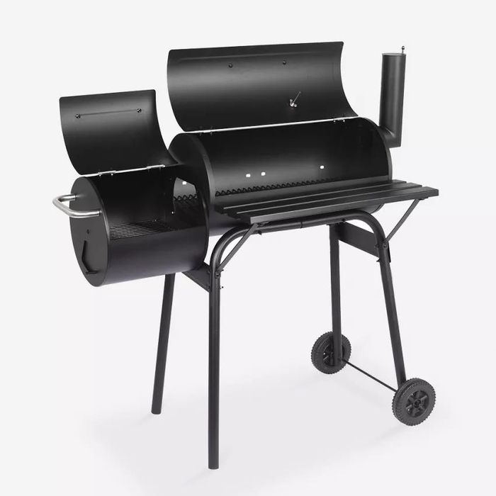Grill węglowy z funkcją wędzarki