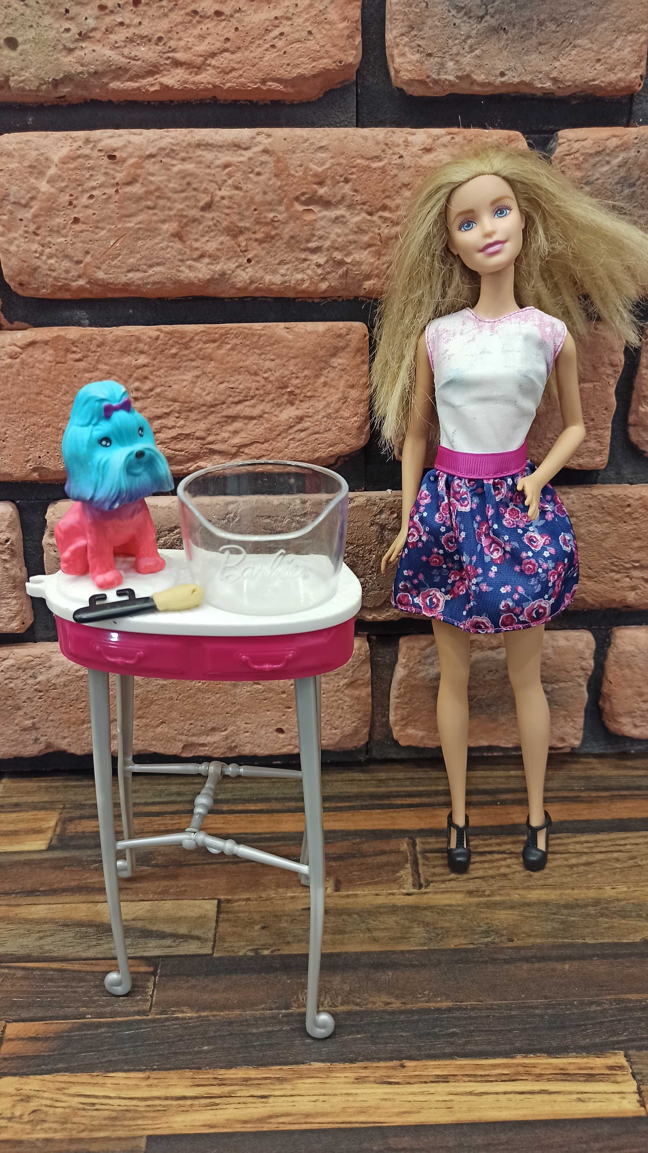 Lalka Barbie Mattel z pieskiem zmieniającym kolor