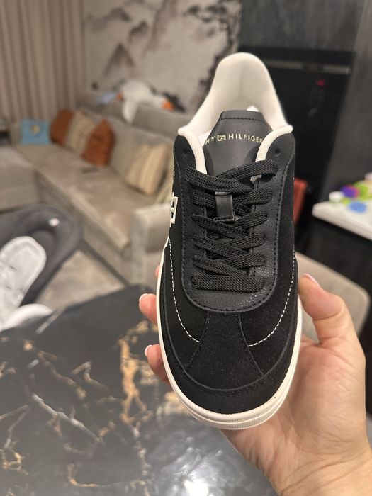 Продам кеди Tommy Hilfiger
