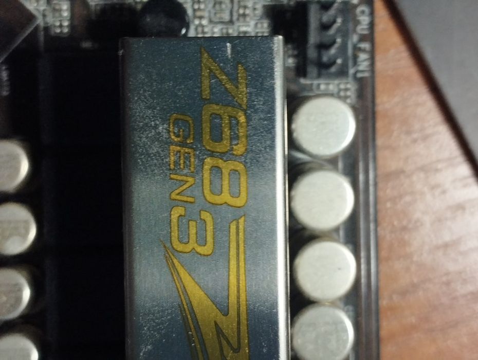 Материнська плата ASRock Z68 Pro3 Gen3 (LGA1155) не робоча, на запчаст