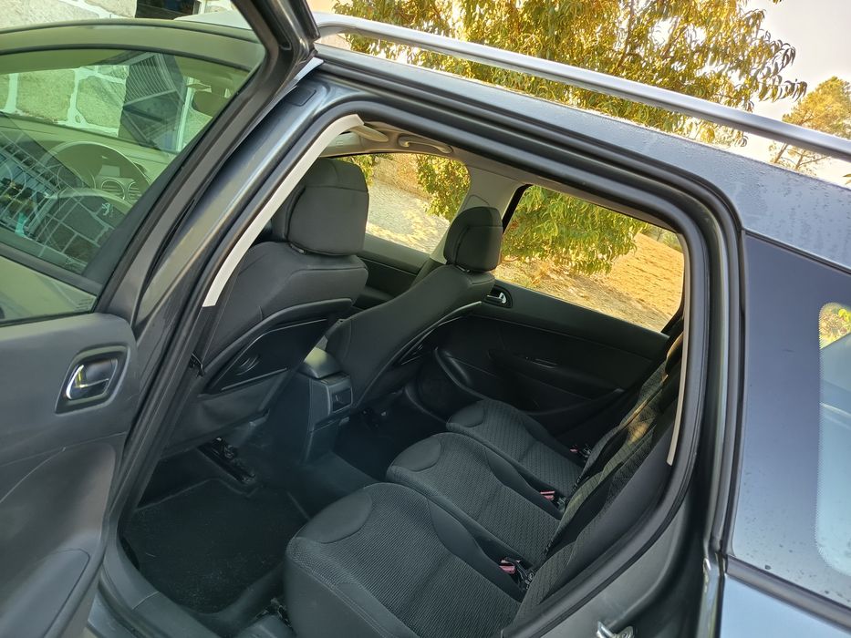 Peugeot 308 SW 7 lugares