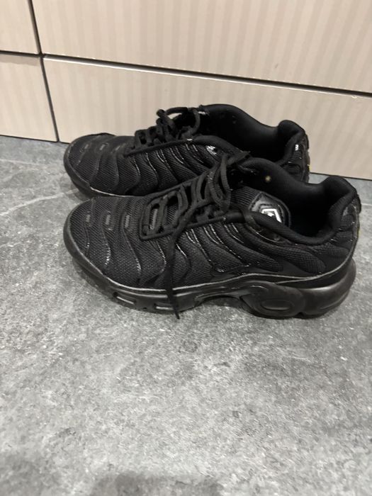 Дві пари кросовок найк тн чорні  і най аір макс 97