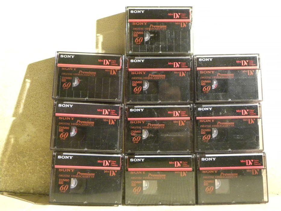 16 kaset do kamer mini DV 11x sony 4x basf 2x panasonic
