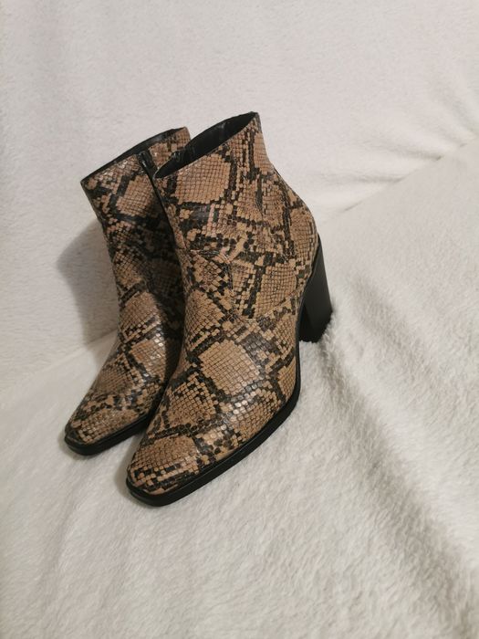 Botki na obcasie buty damskie skóra węża 37