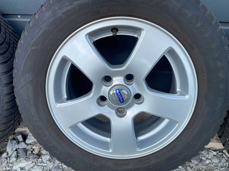 Volvo V40 II - Koła zimowe Felgi aluminiowe 15"