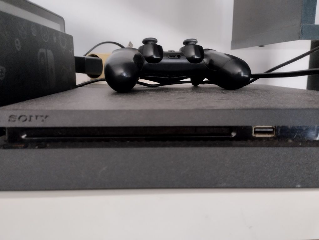 Vendo ps4 usada como nova