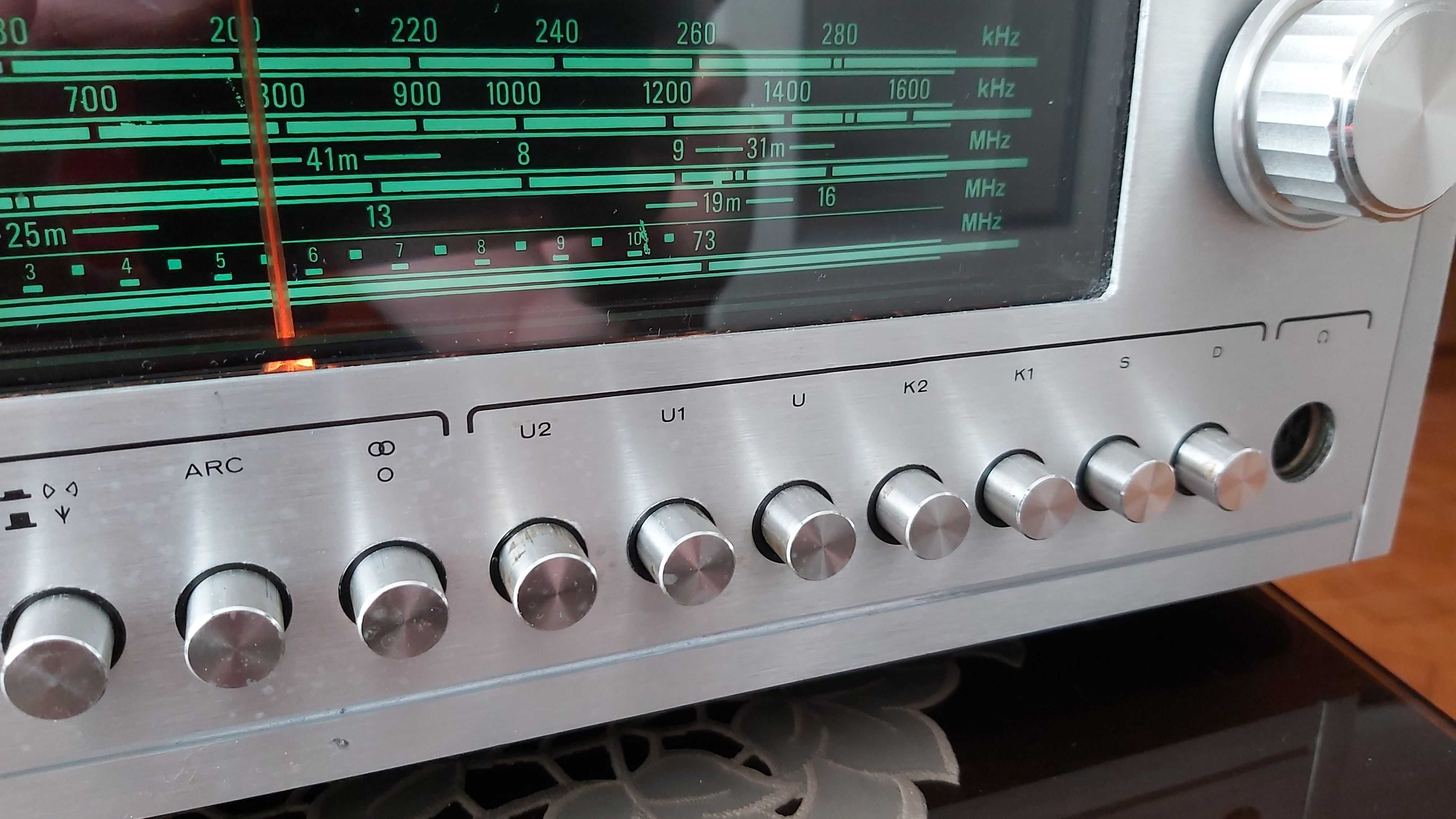 radio elizabeth dst - 203 z 1976 roku