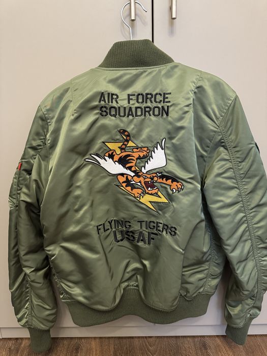 Бомбер Alpha Industries Flying Tigers