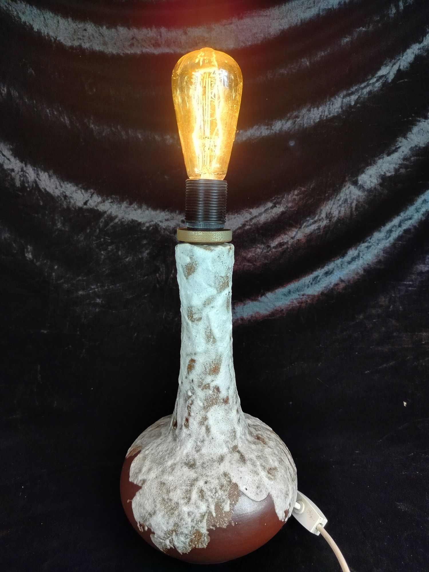 Stara duża piękna lampa Lava