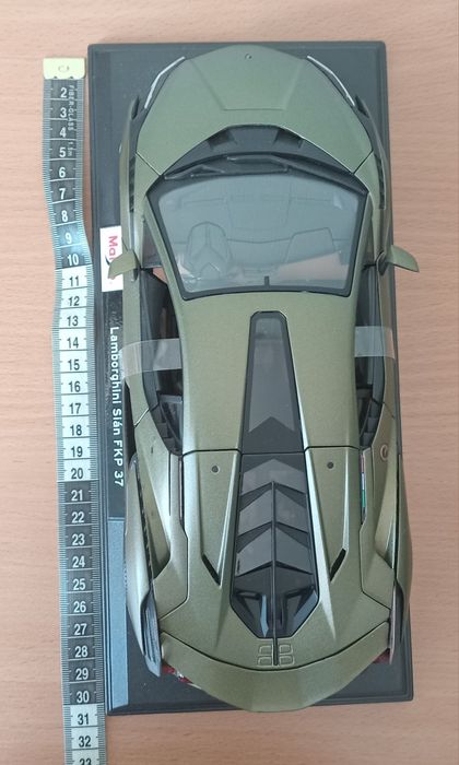 Lamborghini SIAN FKP 37, масштаб 1:18