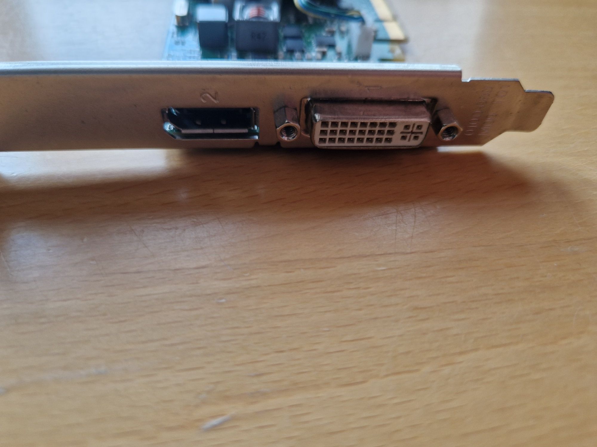 Відеокарта Nvidia Quadro K620 2GB 128bit ddr3 Стан гарний