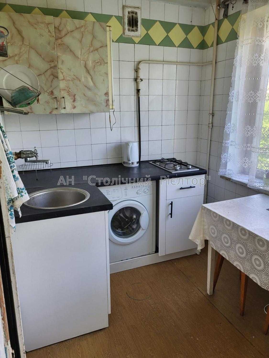 Продаж 2-кімнатної квартири, вул.В.Черчилля, біля м.Дарниця.