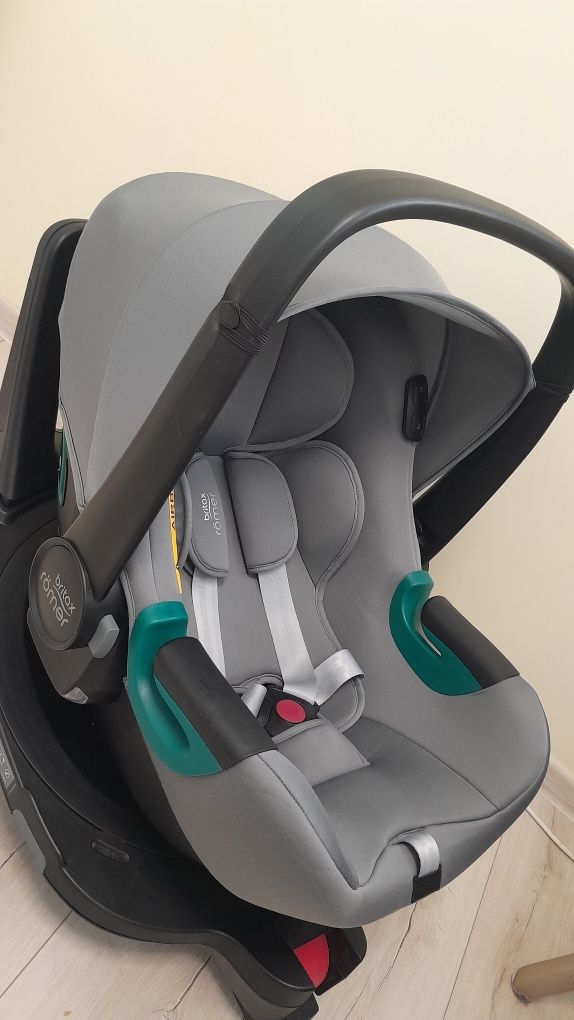 Fotelik + baza Flex Base Britax Romer Baby-Safe iSense