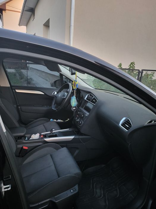 Продаю свій Citroën C4 2014 року випуску з надійним дизельним двигуном