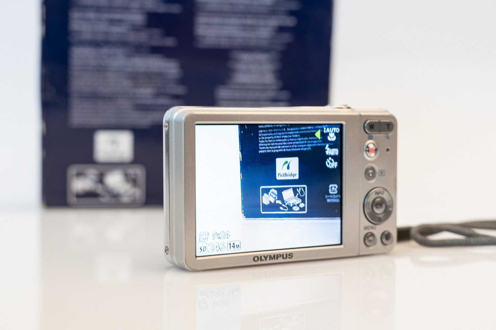 Odb osobisty. Olympus VG - 120 aparat kompaktowy, cyfrowy.