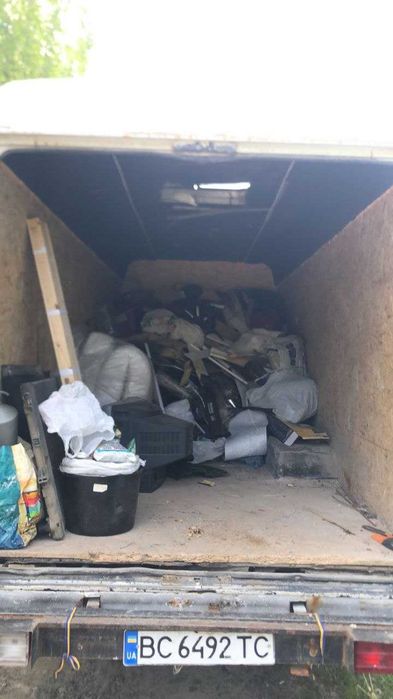 Вивіз гілок, листя, землі, бетону, будівельного сміття – недорого