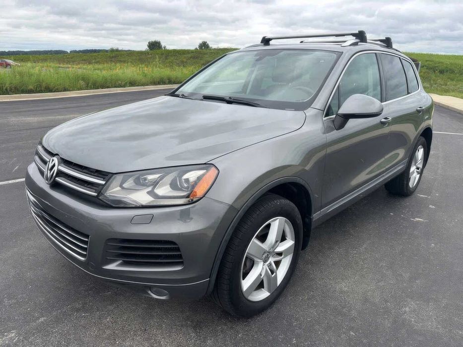 Volkswagen Touareg Sport with Nav      2014