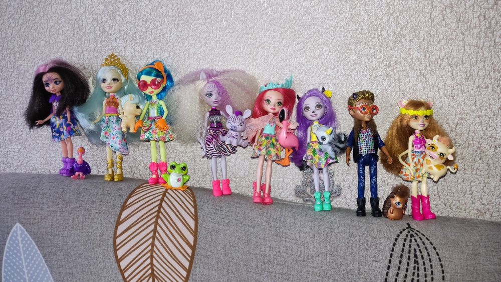 Ляльки Енчантімалс