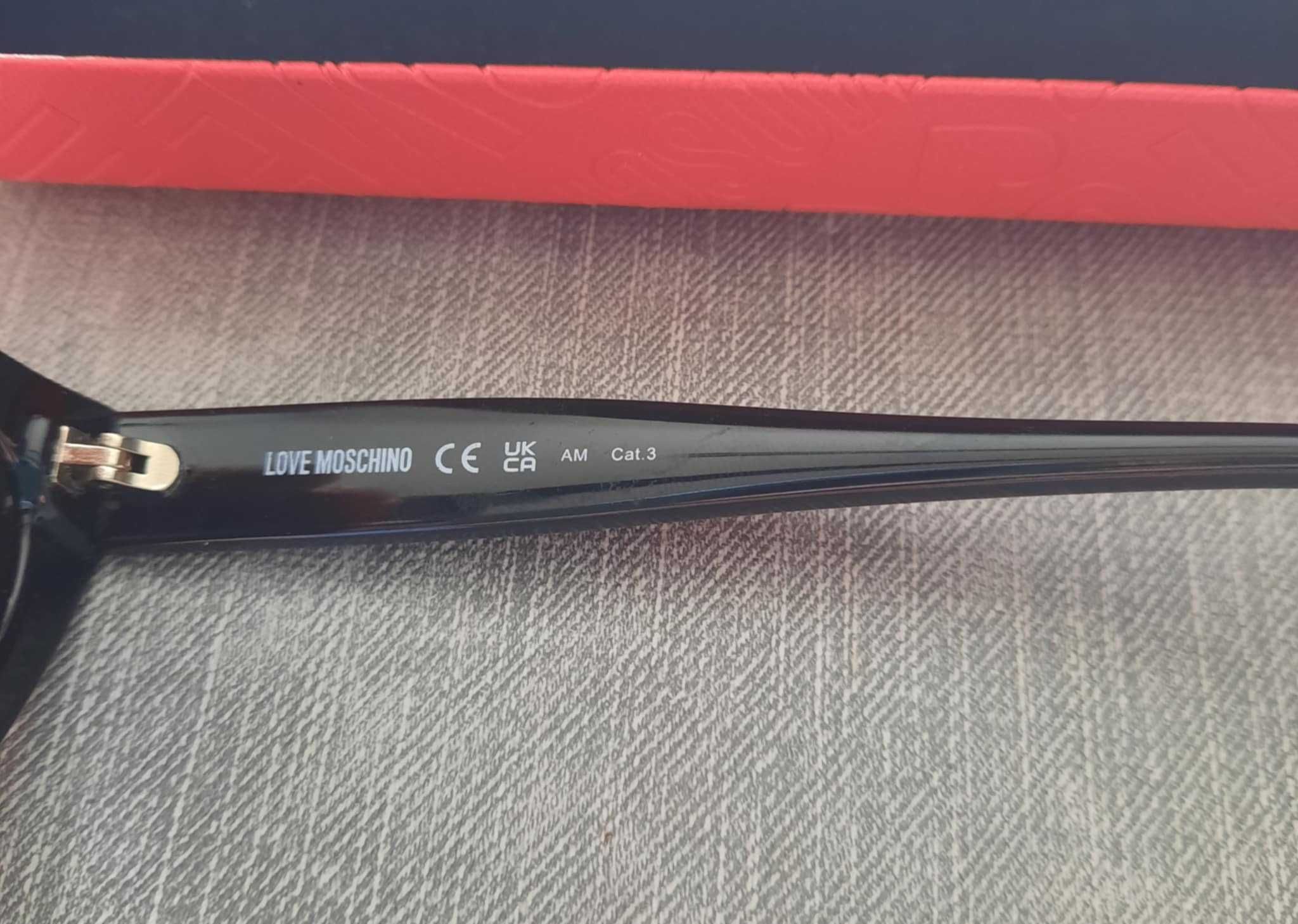 Okulary Love Moschino cat eye czarne przeciwsłoneczne.