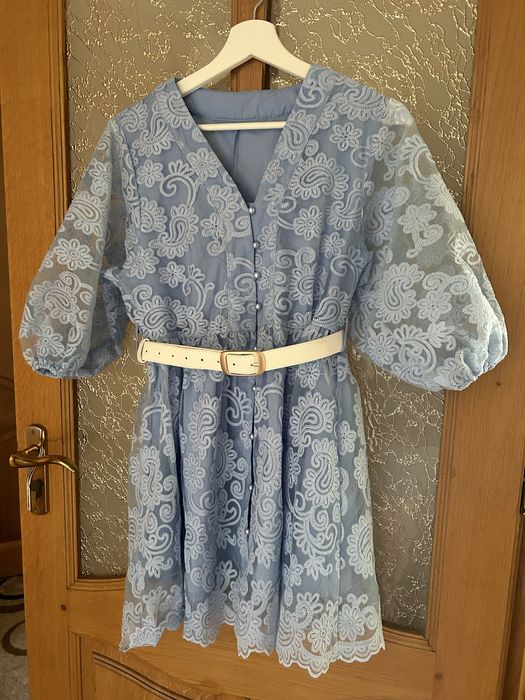 Блакитне  мереживне плаття