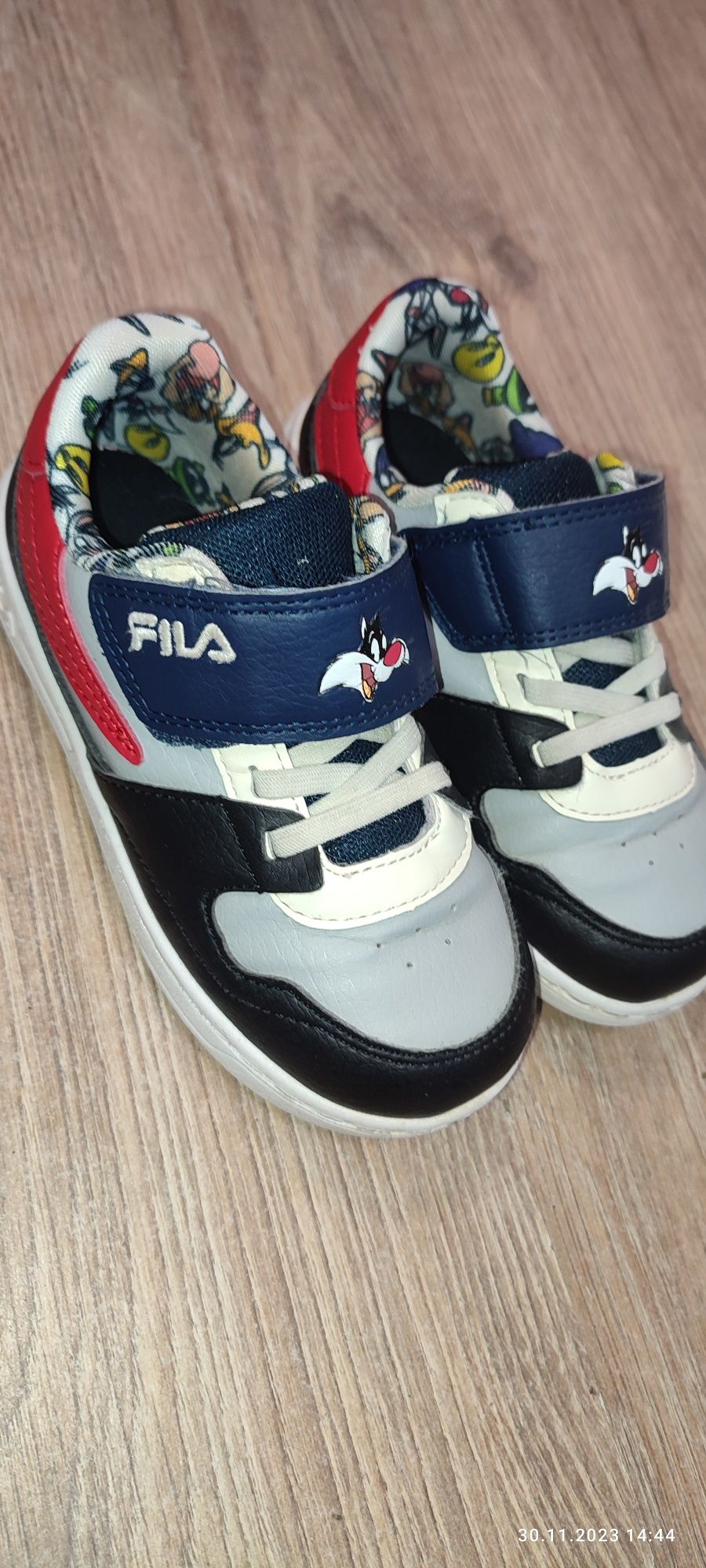 Buty Fila rozm. 27 WB fxventuno  łów dziecięce z logo