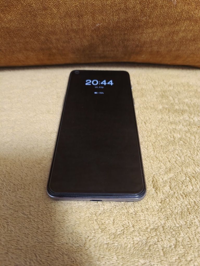 Telefon OnePlus Nord 2 5G 8/128 bardzo dobry
