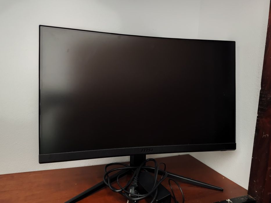 Monitor Curvo MSI G24C4 E2 VA 23.6" FHD 16:9 180Hz FreeSync