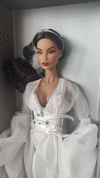 Integrity toys Isabella doll nrfb fashion royalty